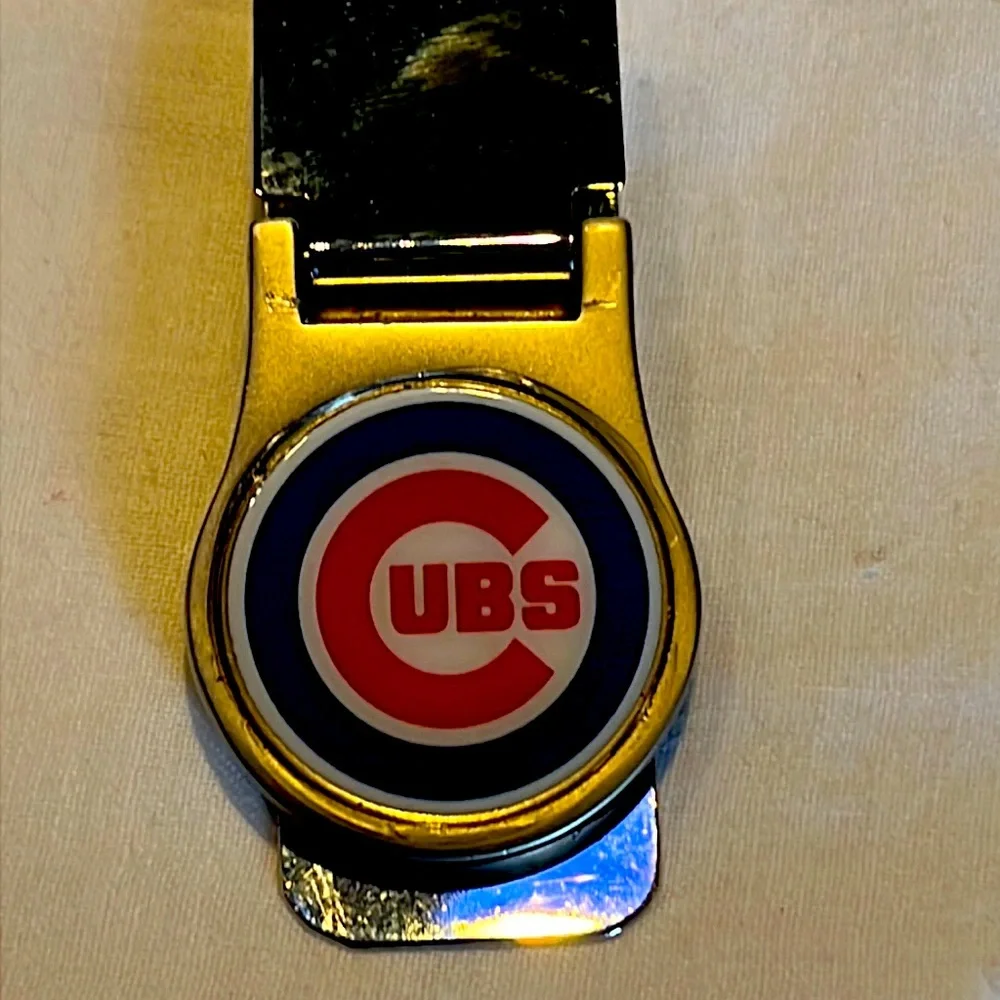 Chicago cubs silver metal money clip -used but in good shape